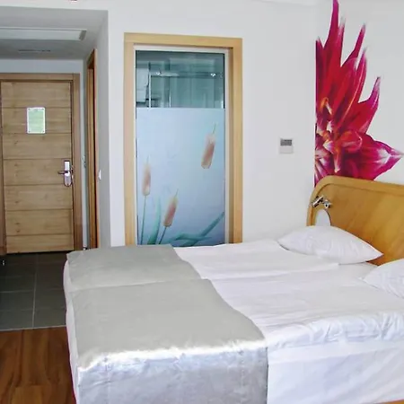 מלון Marbella 3*